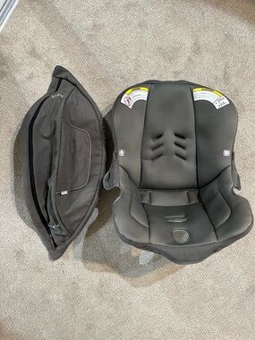 2019 Nuna Pipa replacement seat cover and canopy